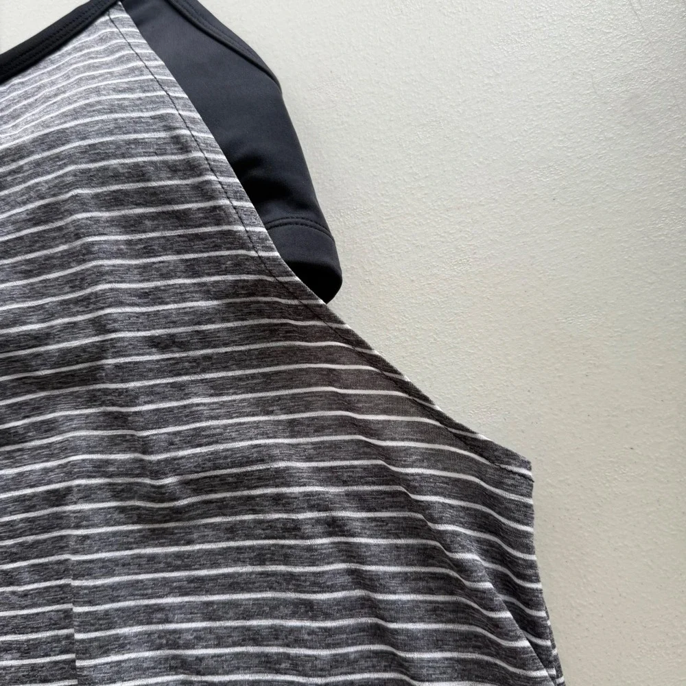 Nike Women L Grey Black Heather Stripe Layered Sport T-Back Tankini Top NESS8216
